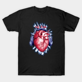 Listen heart, heart with headphones to listen to your music T-Shirt